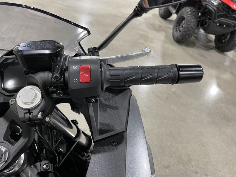2025 Kawasaki NINJA 500 ABS Image 10