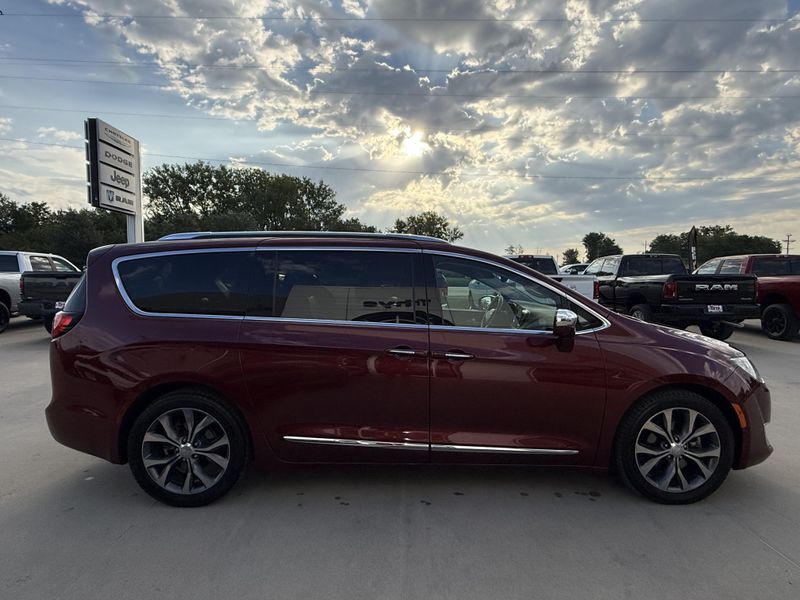 Used 2017 Chrysler Pacifica LimitedImage 36