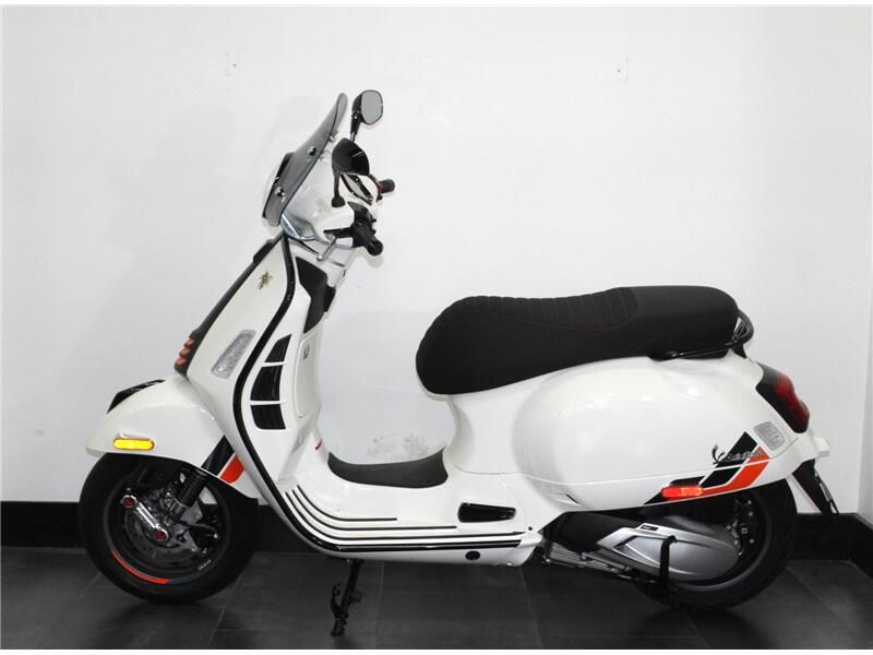 Used 2025 Vespa 300 GTS Image 3