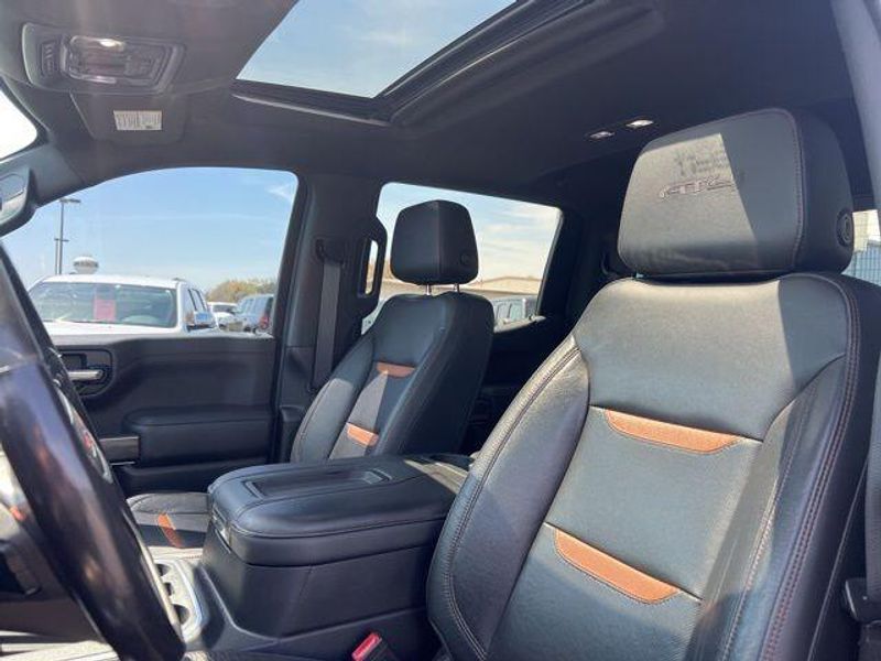 2020 GMC Sierra 1500 AT4Image 6