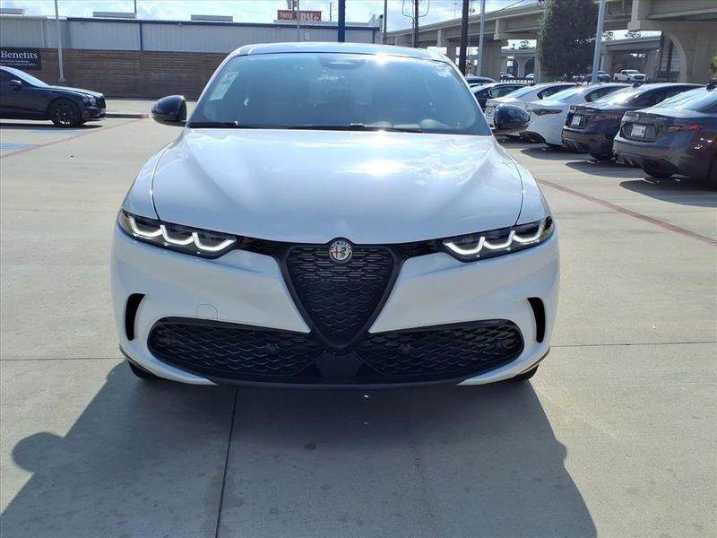 New 2025 Alfa Romeo Tonale AwdImage 4