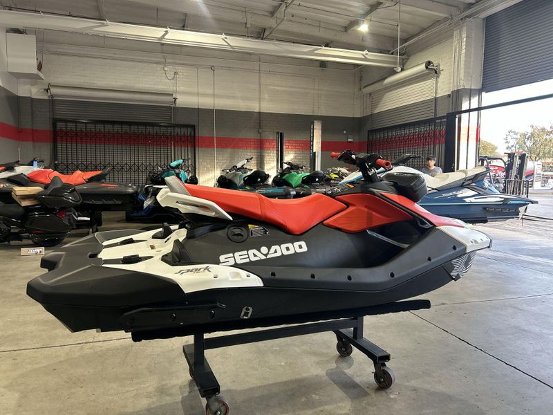 New 2026 Sea-Doo SPARK FOR 3 90 TRIXX (SOUND SYSTEM) Image 12