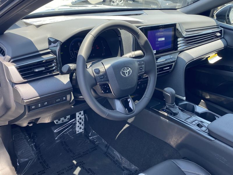 New 2025 Toyota Camry SEImage 13