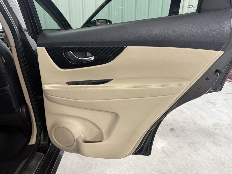 Used 2017 Nissan Rogue SLImage 10