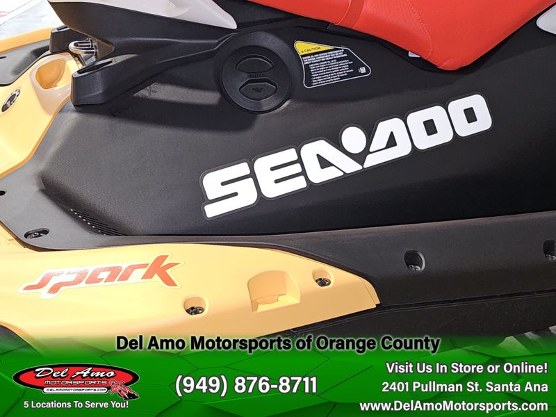 2024 Sea-Doo SPARK FOR 3 (SOUND SYSTEM) Image 14