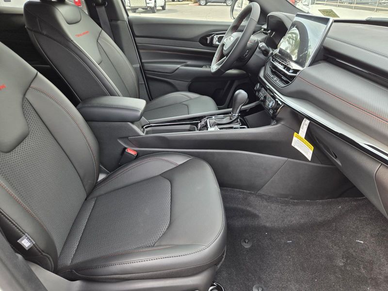 New 2026 Jeep Compass Trailhawk 4x4