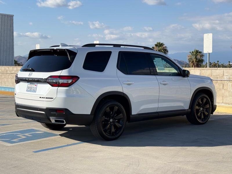 Used 2025 Honda Pilot Black EditionImage 12
