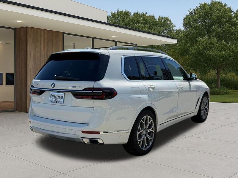 New 2026 BMW X7 xDrive40iImage 8