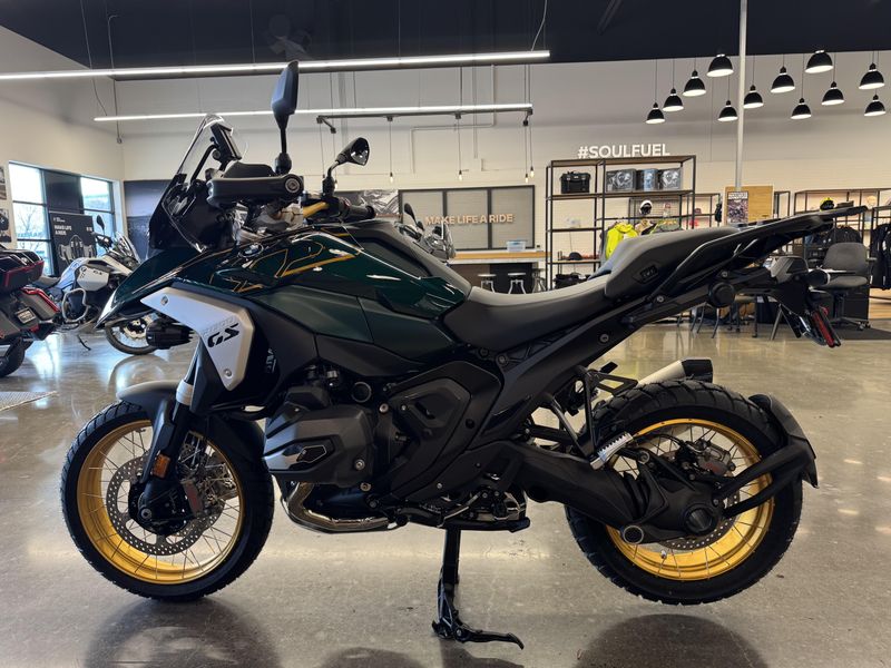 2025 BMW R 1300 GS - OPTION 719 - AURELIUS GREEN METALLIC 
