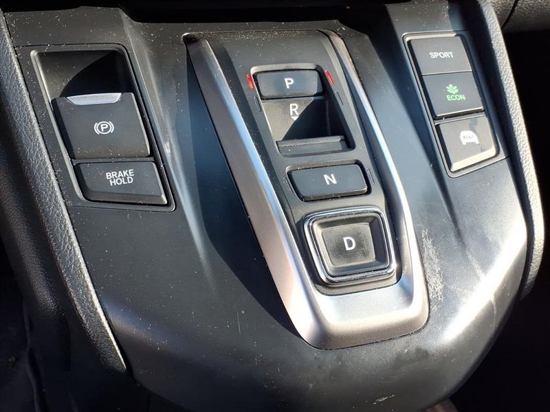 Used 2021 Honda CR-V Hybrid TouringImage 24