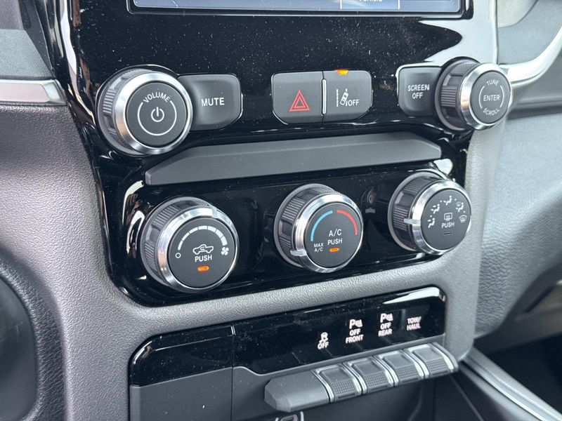 New 2026 RAM 1500 Big Horn Crew Cab 4x2 6'4' Box