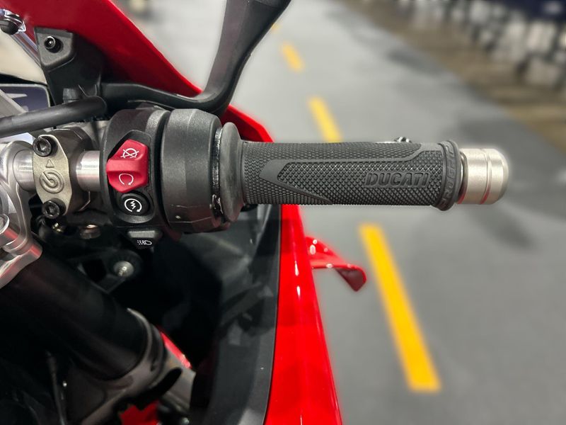 New 2026 Ducati PANIGALE V4 Image 24