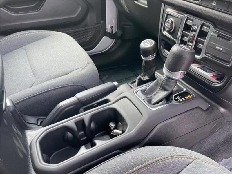 2024 Jeep Wrangler Unlimited Sport RHD photo 12
