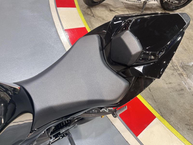 Used 2024 Kawasaki NINJA ZX-6R Image 20
