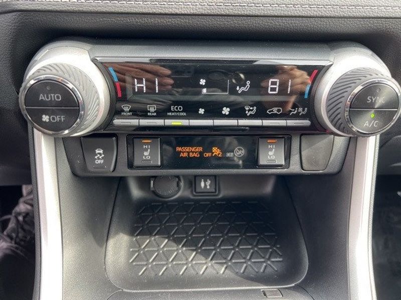 2019 Toyota RAV4 Hybrid XLEImage 39