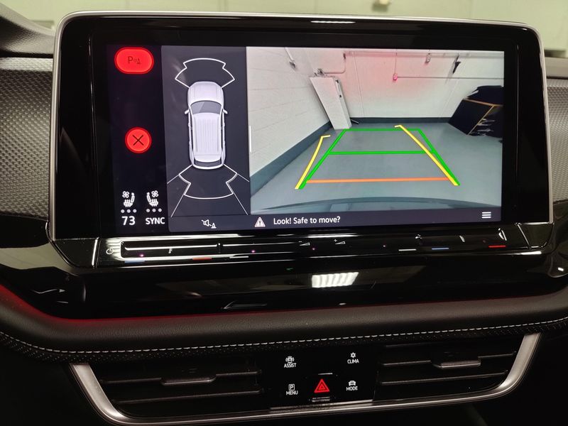 Used 2025 Volkswagen Atlas Cross Sport SEL R-Line Black AWD w/Sunroof/NavImage 24