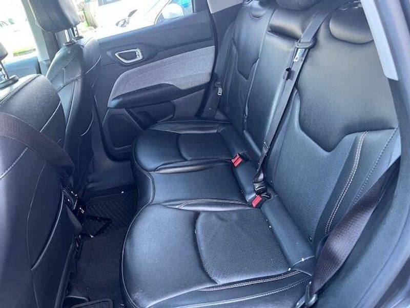 Used 2022 Jeep Compass Image 8