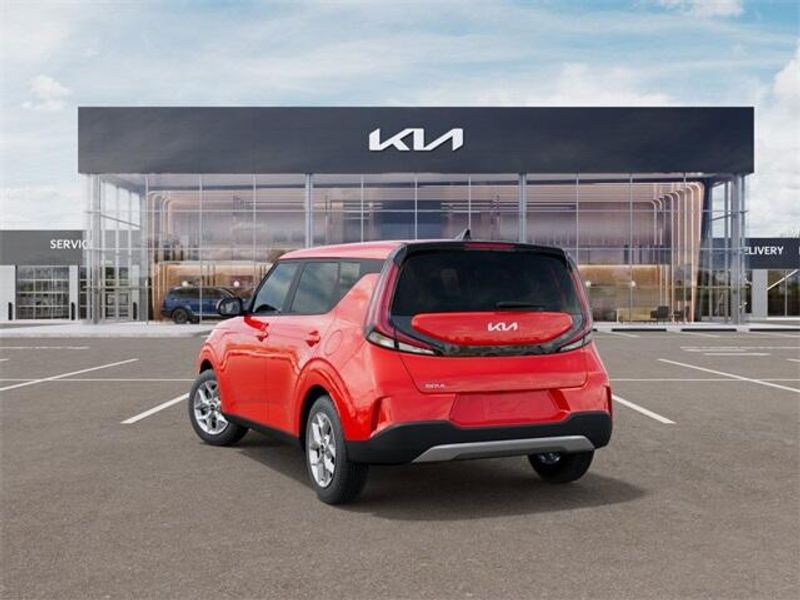 2025 Kia Soul LXImage 4