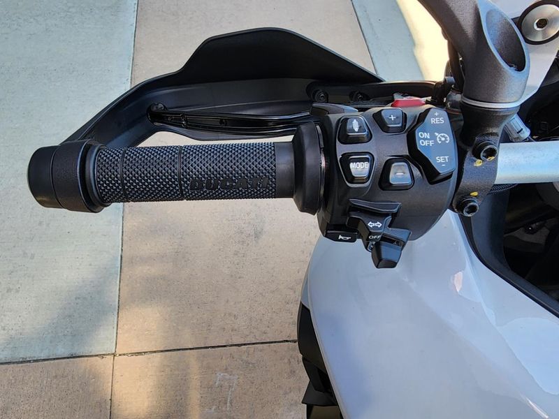 New 2024 Ducati MULTISTRADA V4 S TRAVEL & RADAR SPOKED WHEELS - DEMO Image 24