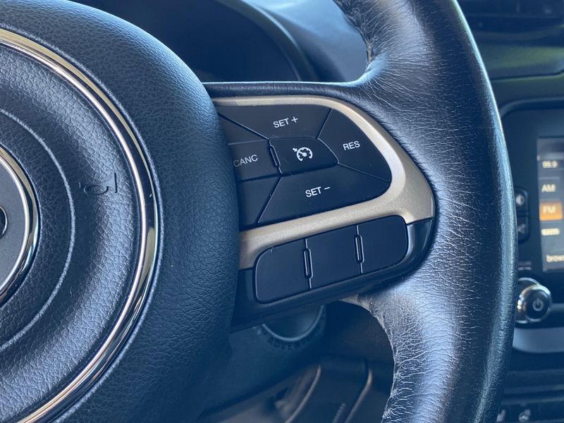 Used 2016 Jeep Renegade LatitudeImage 28