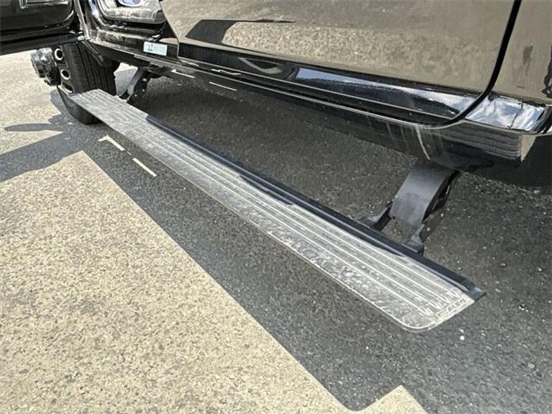 New 2024 RAM 3500 Limited Crew Cab 4x4 8