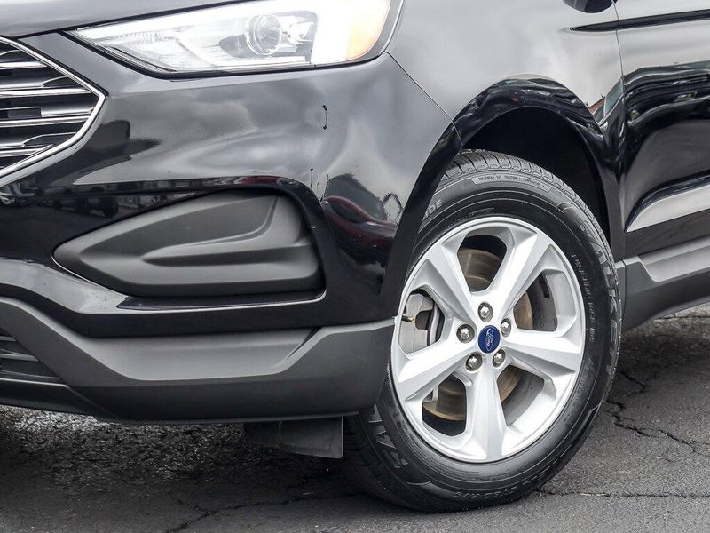 2022 Ford Edge SE photo 3