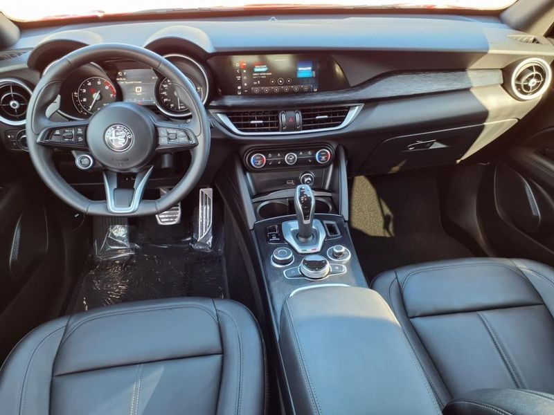 2022 Alfa Romeo Stelvio SprintImage 4