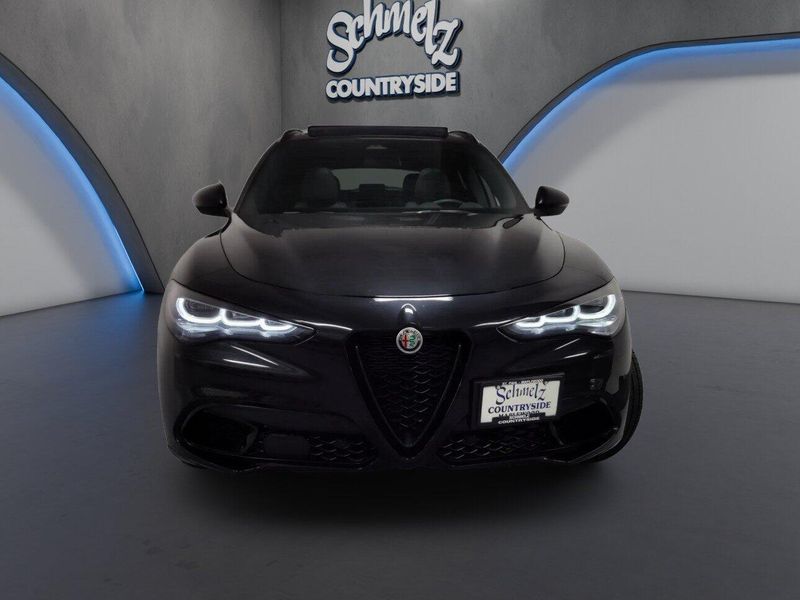 Used 2025 Alfa Romeo Stelvio Veloce Premium AWD w/SunroofImage 3