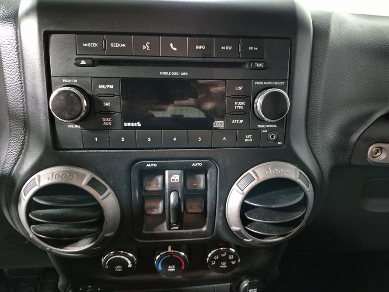 2011 Jeep Wrangler Unlimited SportImage 23