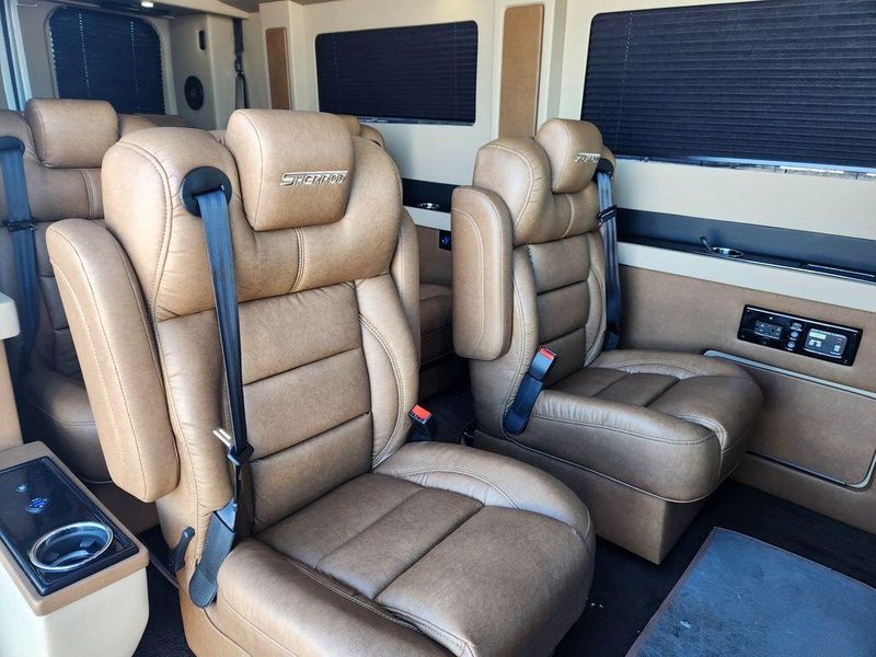 2024 RAM Promaster 2500 Slt+ Window Van High Roof 159