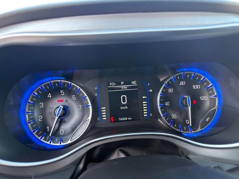 Used 2019 Chrysler Pacifica Touring PlusImage 14