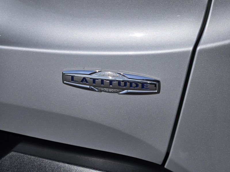 Used 2016 Jeep Renegade FWD 4dr Latitude