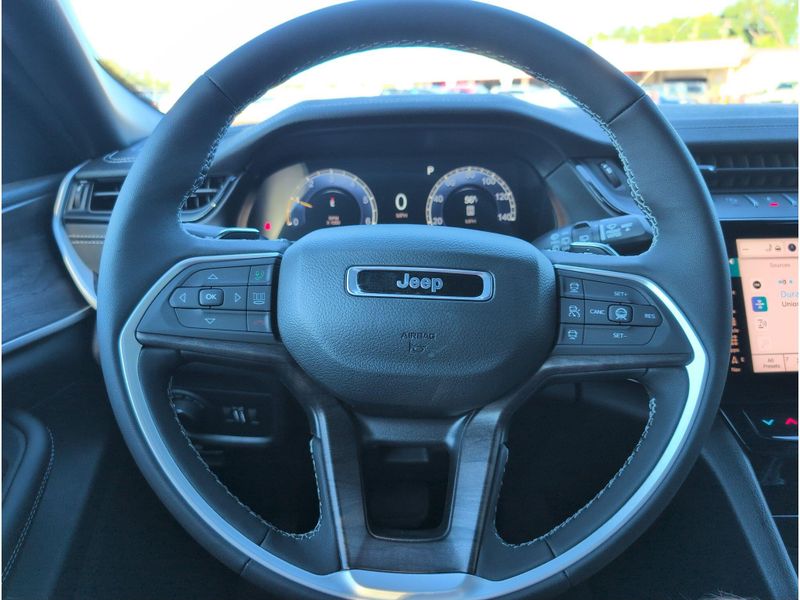 New 2027 Jeep Grand Cherokee L Laredo Altitude 4x2Image 22