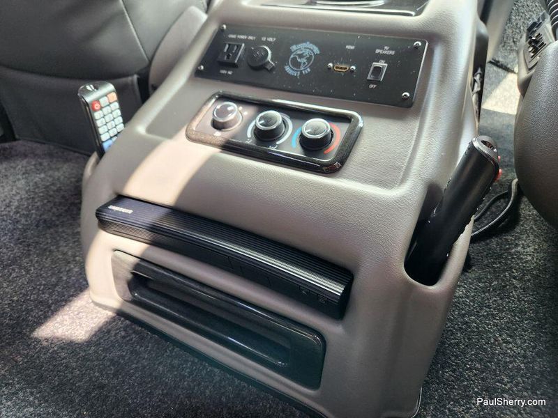 2017 GMC Savana 2500 Image 52