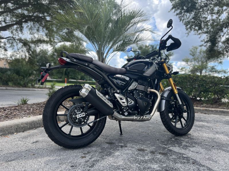 2025 Triumph SCRAMBLER 400 X