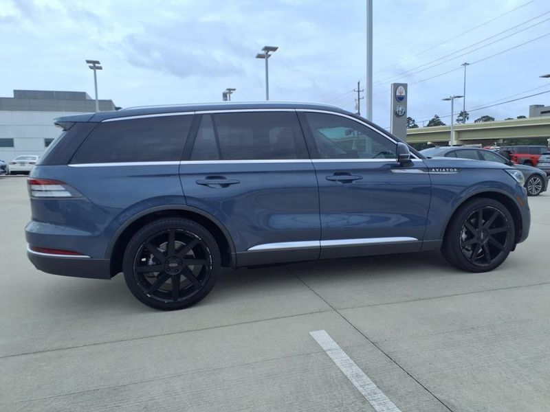 Used 2021 Lincoln Aviator ReserveImage 11