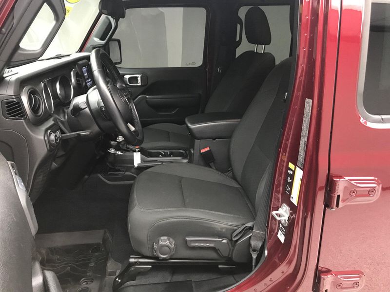 2022 Jeep Gladiator Willys photo 7