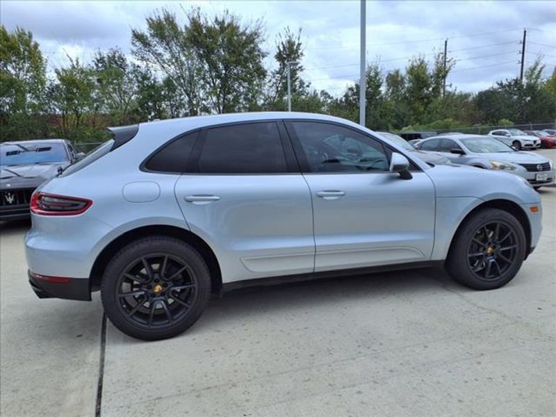 2017 Porsche Macan SImage 8