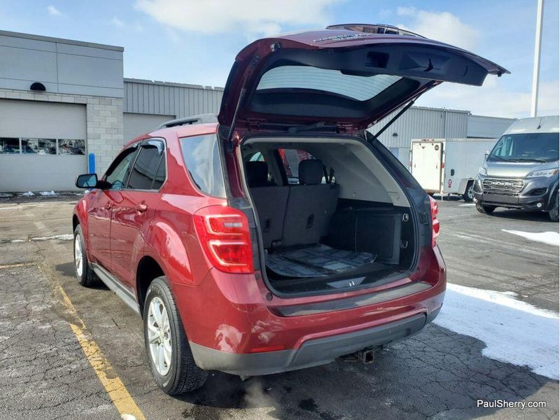 2017 Chevrolet Equinox LTImage 11