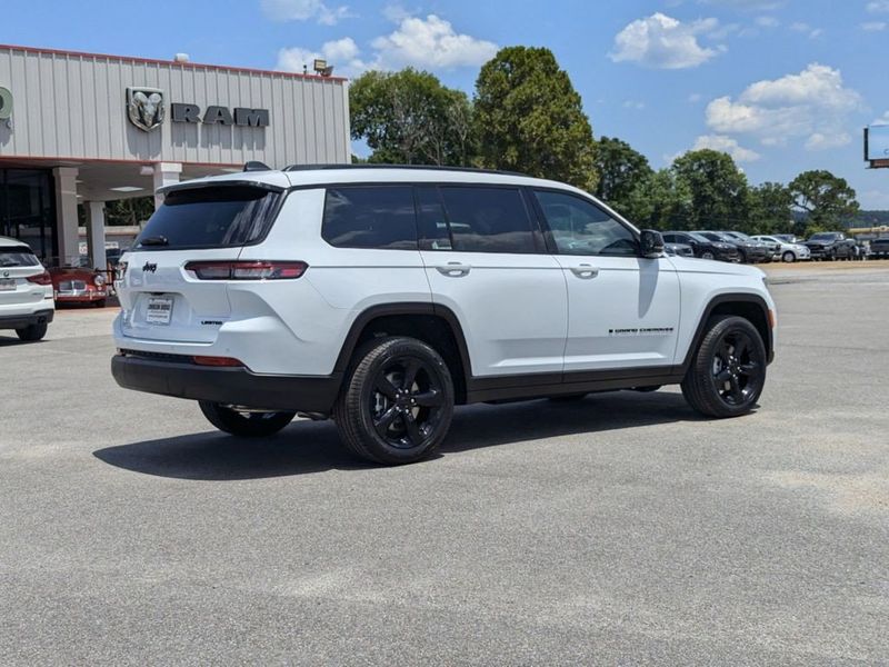 2024 Jeep Grand Cherokee L Limited 4x2Image 3