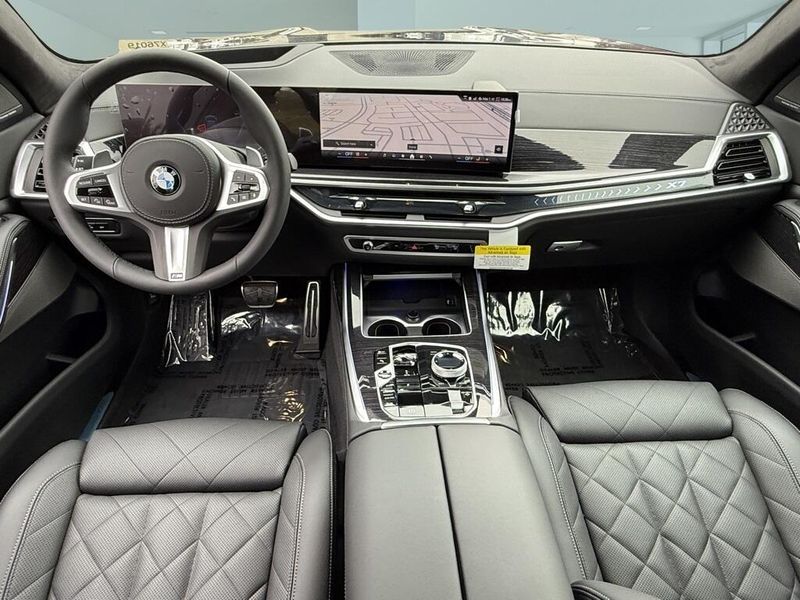 2026 BMW X7 xDrive40iImage 27