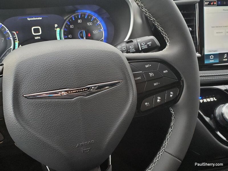 New 2026 Chrysler Pacifica Select