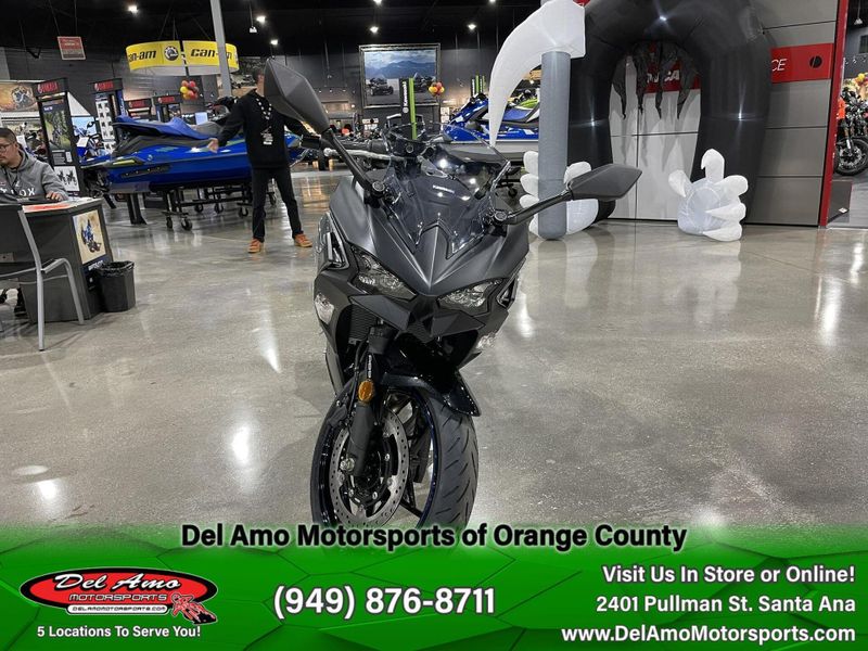 2025 Kawasaki NINJA 500 ABS Image 3