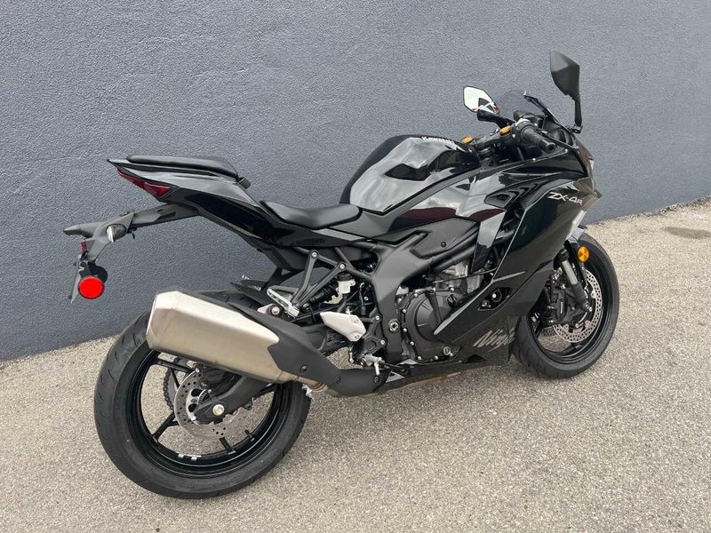 Used 2024 Kawasaki Ninja ZX-4R ABS Image 5