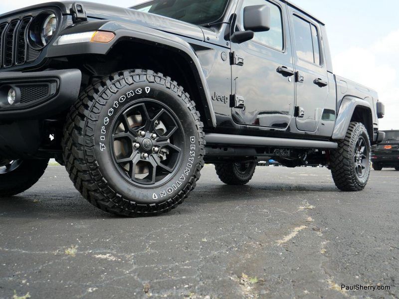 New 2025 Jeep Gladiator Willys 4x4