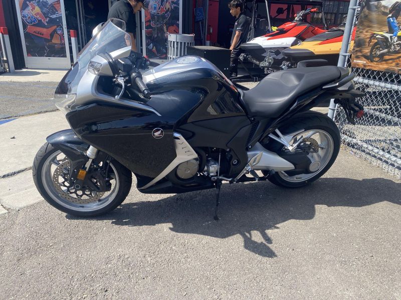 Used 2013 Honda VFR1200F Image 5