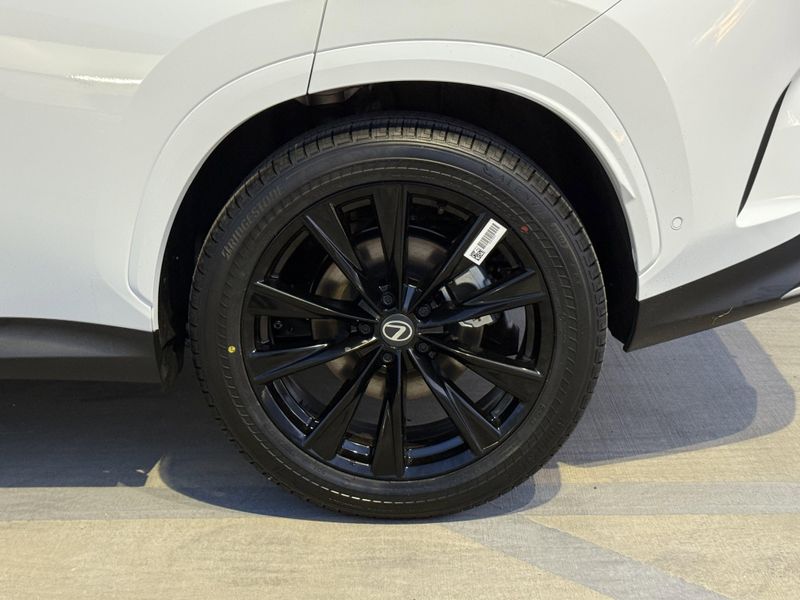 New 2026 Lexus NX 350h F SPORT HandlingImage 15