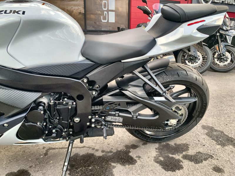 Used 2023 Suzuki GSX-R600 CA Image 10