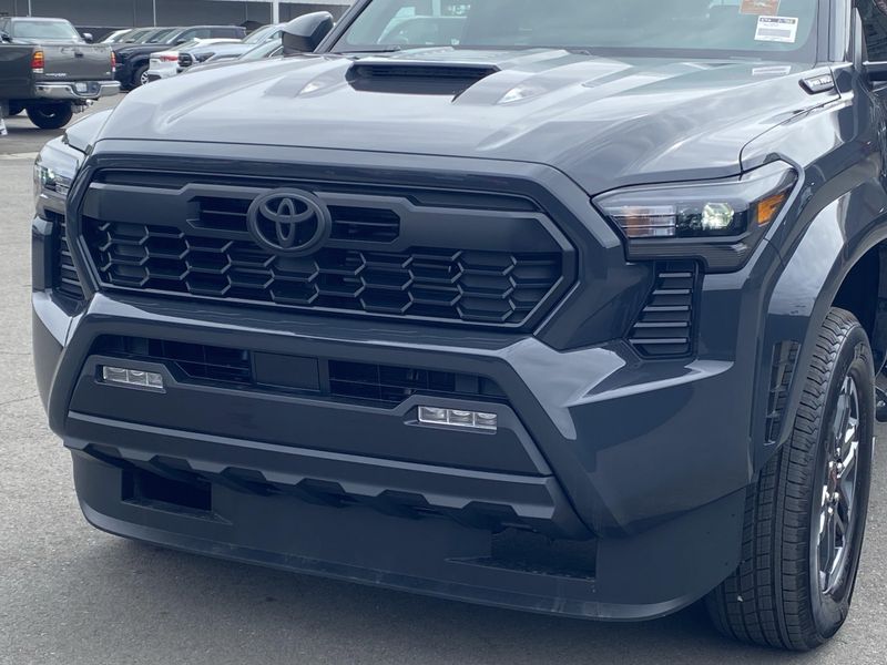 2025 Toyota Tacoma TRD Sport HybridImage 7