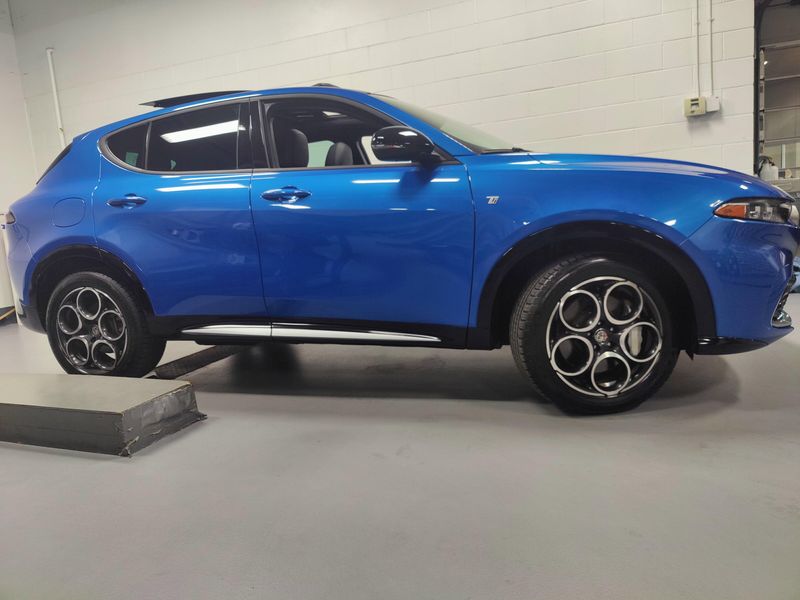 Used 2024 Alfa Romeo Tonale Ti eAWD Premium w/SunroofImage 3